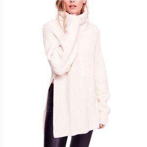 Free People Eleven Sweater Turtleneck in Off-white/Ivory  NWT NEW M